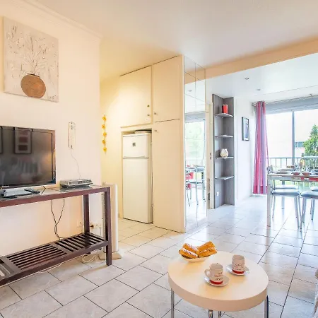 Apartment Terrasses De La Baronnie-3 By Interhome