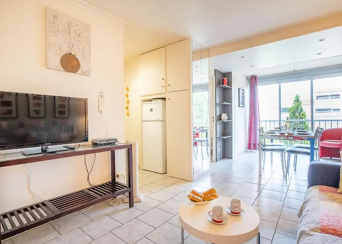 Apartment Terrasses De La Baronnie-3 By Interhome
